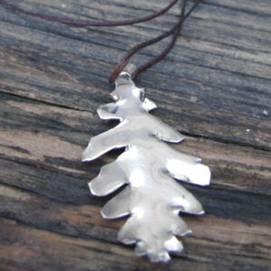 silver oak leaf pendant